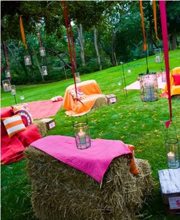 Here are a few ideas to keep your picnic a bit posh and set your Wedding